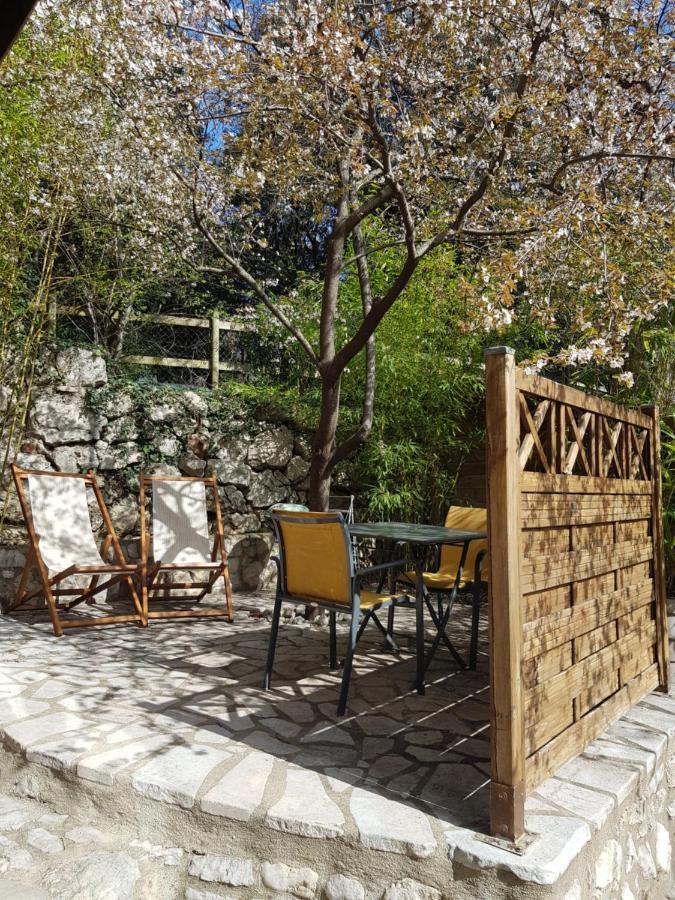 Bed and Breakfast Mas De Coulet Brissac Экстерьер фото